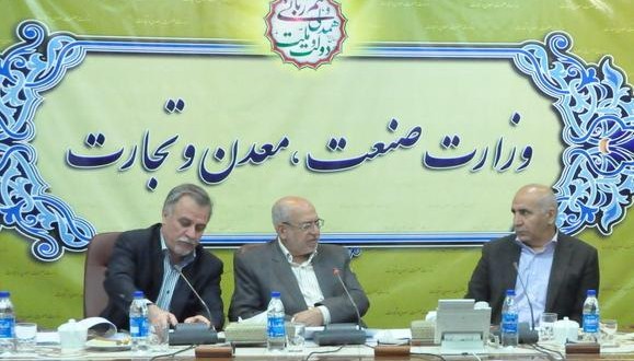 همه صنایع باید رقابتی باشند