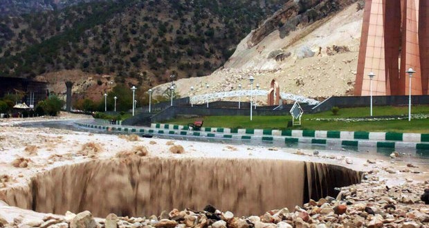 کمک نقدی و غیر نقدی به مردم سیل زده ایلام