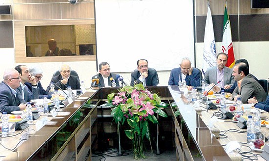 آمادهباش وزارت امور خارجه به بانکها