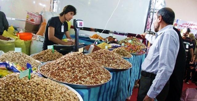 لغو نمایشگاه های بهاره برای نوروز 95/ محصولات غذایی و تنقلات نمایشگاههای بهاره انباری بود