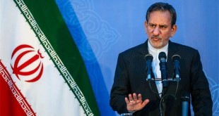 حاشیه جالب افتتاحیه نمایشگاه ایران‌پلاست/ تولید‌کننده‌ای که همراه جهانگیری به‌روی سن آمد