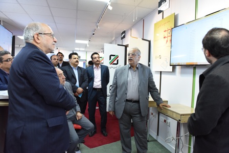 استقبال نعمت زاده از الکترونیکی شدن ترخیص کالا در گمرک/ اعلام برنامه مشترک گمرک و وزارت صنعت ،معدن و تجارت برای حمایت از تولید در سال 95
