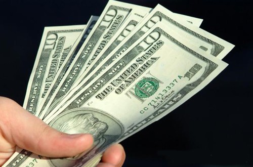 نگرانی تجار از قیمتشکنی دولت در بازار ارز