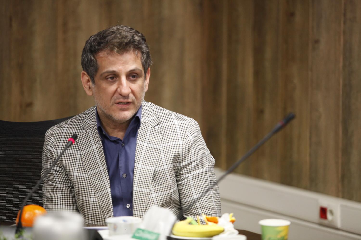 رئیس انجمن آردسازان ایران به ایانا خبر داد: گندم ۹۰۰ تومانی هم مورد اقبال صنایع نان واقع نشد