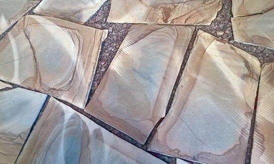 سنگ محلات زیر پای عابران شهر