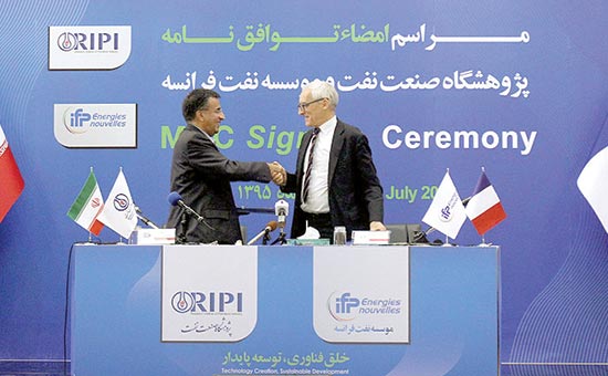 فاز جدید روابط نفتی تهران – پاریس کلید خورد