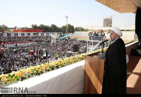 در سفر کاروان تدبیر و امید به کرمانشاه چه گذشت/ رئیس جمهوری به مردم چه گفت
