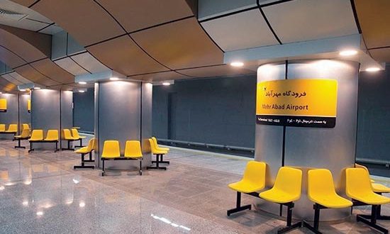 حرکت قطار در دل فرودگاه