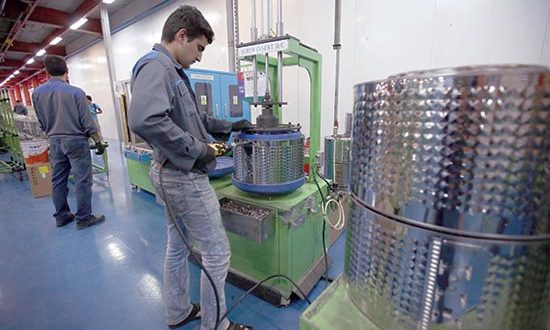 مشکل صنعت کشور، فقدان نقدینگی و مدیریت صحیح است