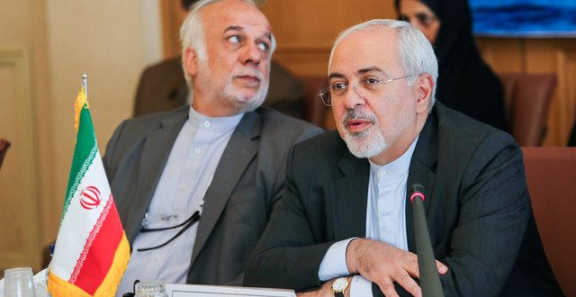 ظریف: ایران آماده ارائه تسهیلات بیش‌تر برای انتقال انرژی کشورهای حاشیه خزر به خلیج‌فارس است