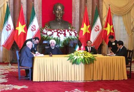 امضای دو سند همکاری میان ایران و ویتنام؛ لغو روادید دارندگان گذرنامه های خدمت؛ همکاری ارتباطاتی