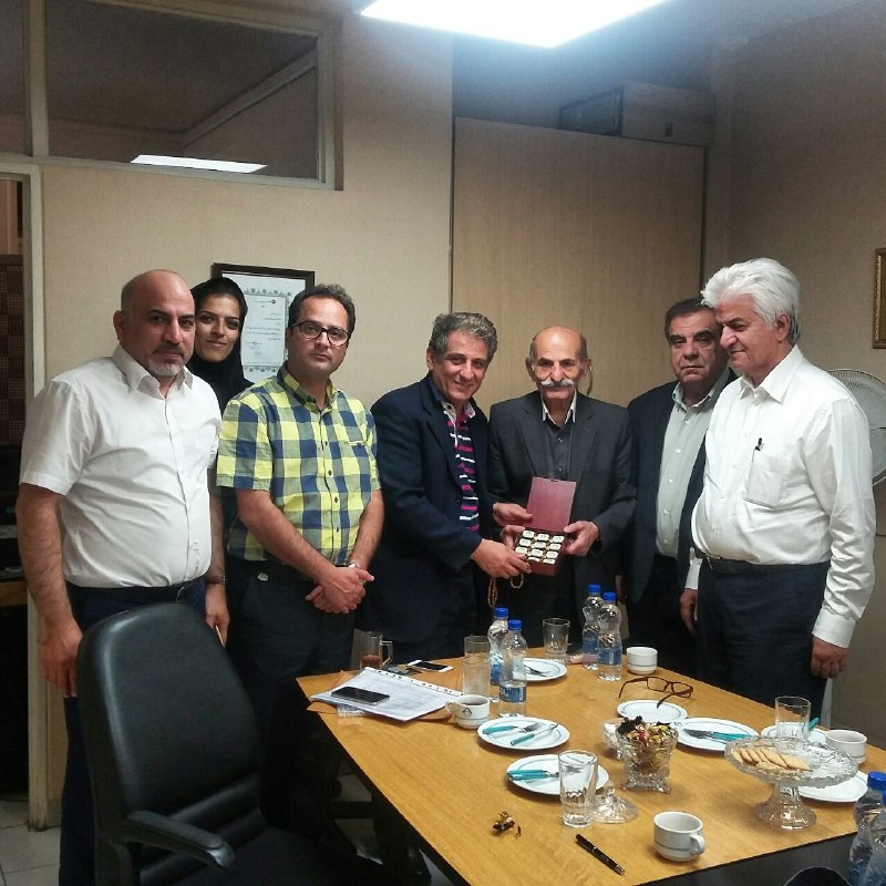 تقدیر ازنائب رییس هیئت مدیره به عنوان  پیشکسوت و موسسین خانه صنعت، معدن و تجارت استان تهران