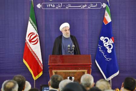 روحانی: تولید یک میلیون بشکه نفت در میدان های غرب کارون در خوزستان شدنی است