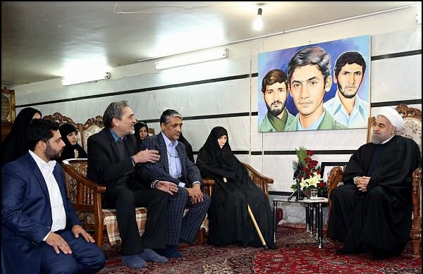 روحانی: خانواده های معظم شهدا الگوی بی نظیری برای ملت ایران هستند