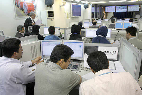 عوامل تاثیرگذار در انتخاب سهام صنایع