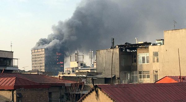 حادثه حریق ساختمان پلاسکو تهران تا کنون 7 مصدوم داشته‌است/ آماده‌باش بیمارستان‌ها
