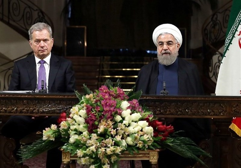 روحانی: تاکید بر روابط نزدیک تر بانکی با سوئد