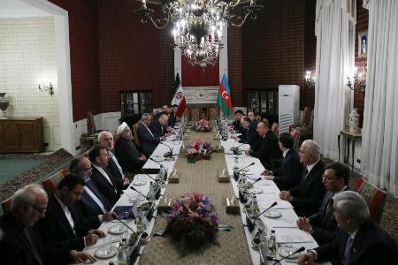 روحانی:هیچ محدودیتی برای ‏گسترش روابط تهران – باکو وجود ندارد/علی اف:به توسعه و تعمیق روابط با تهران افتخارمی کنیم