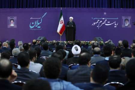 روحانی: رفع کامل بیکاری در پرتو اراده و همکاری مردم امکان پذیر است/ بدون مشورت کارشناسان قدمی بر نداشته ایم