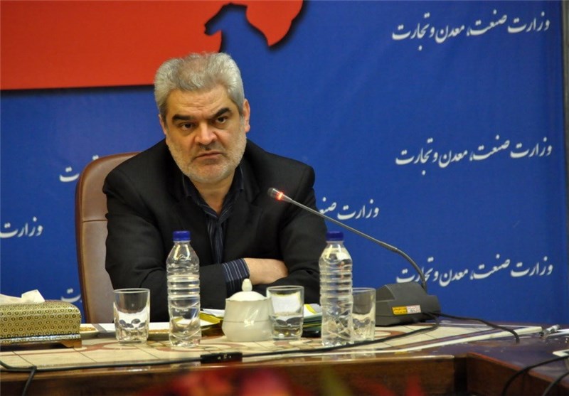شورای رقابت در سال ۹۶ هم مرجع قیمت‌گذاری خودرو است/ تولید پراید تا ۹۷ متوقف نمی‌شود