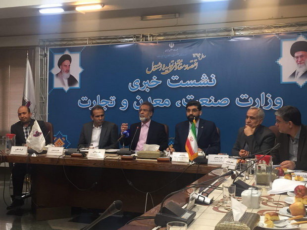 تولید و اشتغالزایی فقط وظیفه دولت نیست