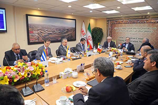 بررسی فرصت‌های معدنی ایران و امریکای لاتینگ