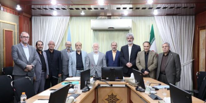 وزیر علوم: هزار دانشجو بورسیه خودروسازی میشوند/ تقویت همکاری صنعت و دانشگاه